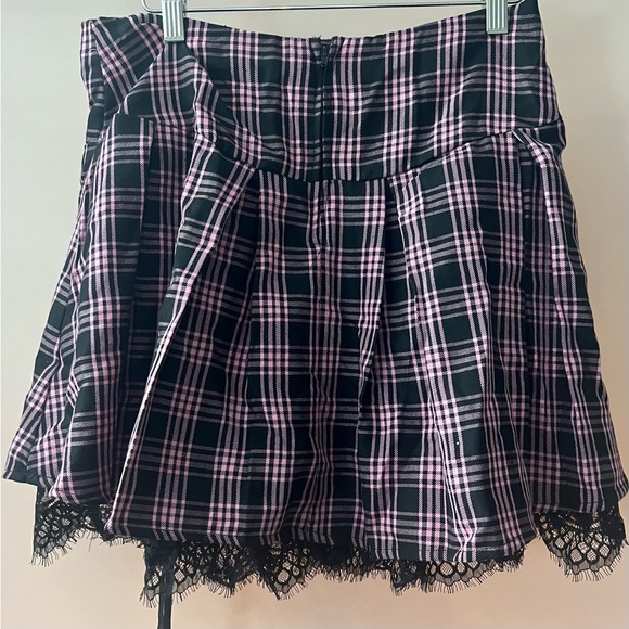 Hot Topic Dresses & Skirts - Hot Topic Black & Pink Plaid Pleated Skirt with Lace Trim